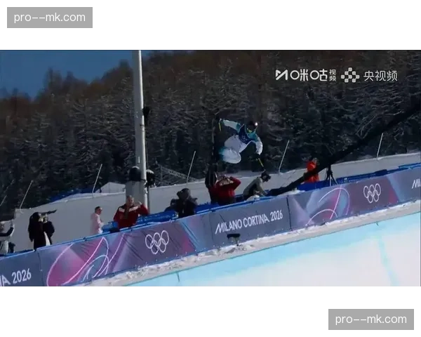 谷爱凌卫冕自由式滑雪女子U型场地技巧金牌，李方慧摘银张可欣刘奕杉晋级决赛