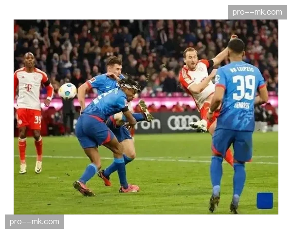 即时：拜仁慕尼黑半场2-0领先RB莱比锡，穆西亚拉、特尔破门