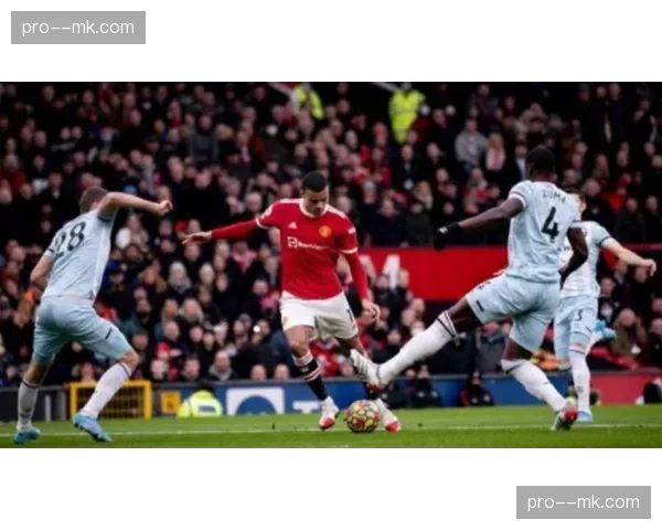 布伦特福德发布赛前训练视频，重点演练由守转攻阶段的快速出球